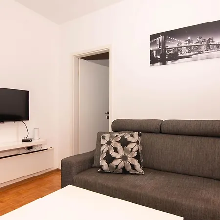 Mare With Free Parking 아파트