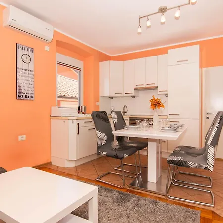 Mare With Free Parking *