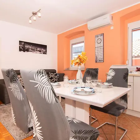 Mare With Free Parking *