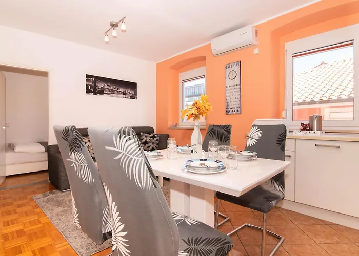 Mare With Free Parking *